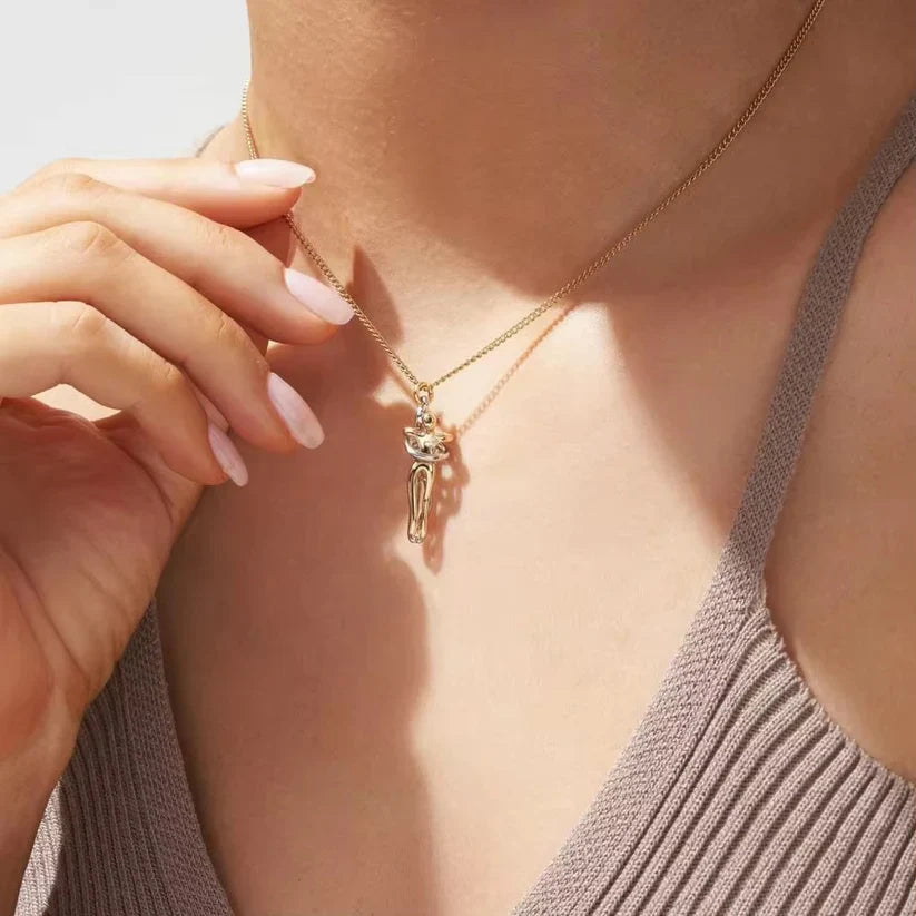 Hugging Lovers™ Couple Necklace
