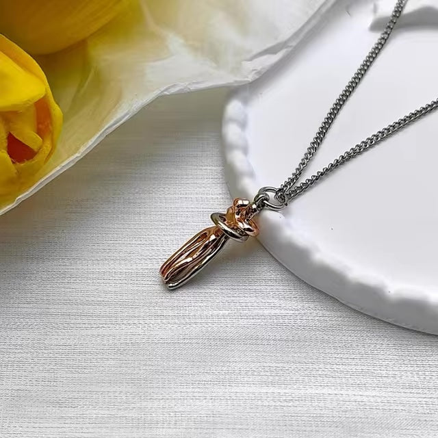 Hugging Lovers™ Couple Necklace