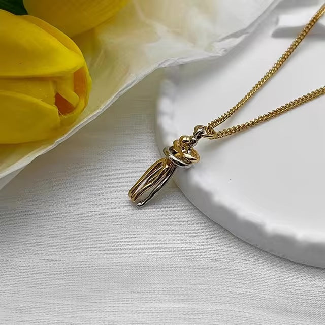 Hugging Lovers™ Couple Necklace